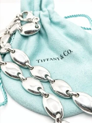 Tiffany & Co. Sterling Sliver Pebble Oval Necklace 16
